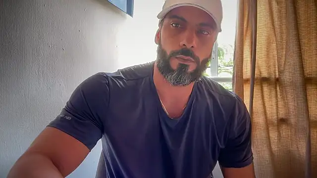 romeolovedark's Live XXX Chat