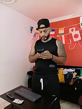 Mike_savage3 Adlı Modelin Canlı XXX Sohbeti