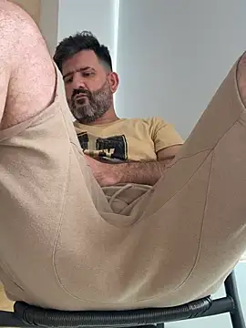 Hairy_Dad86's Live XXX Chat