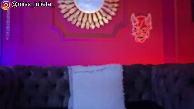 Julieta_Russell's Live XXX Chat