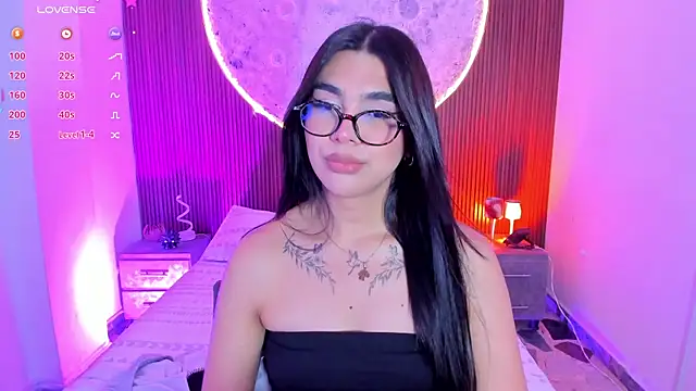 RoseCassie's Live XXX Chat