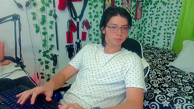 Andy_gray's Live XXX Chat