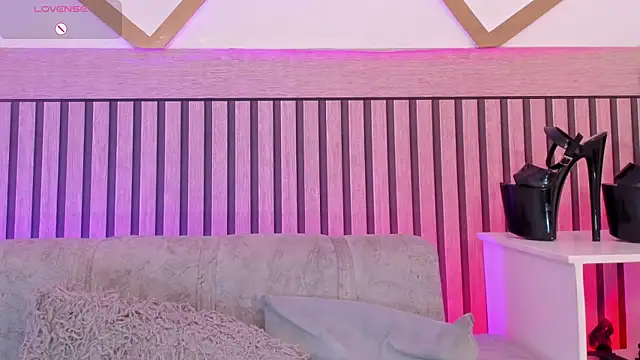 NinaInk Chat XXX in diretta