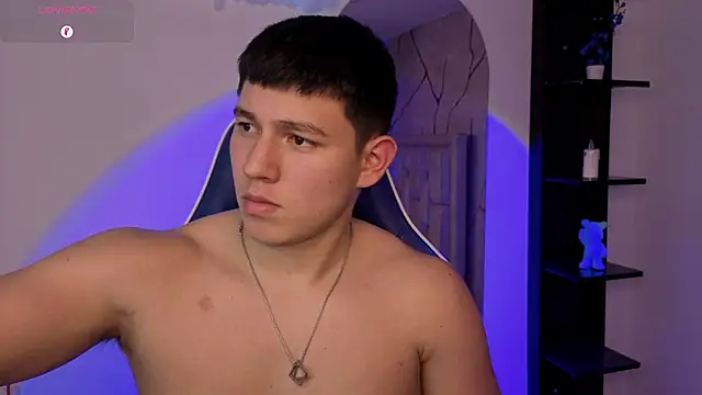 JamesCr_'s Live XXX Chat