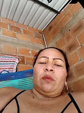 Dirty_Foxx5 Adlı Modelin Canlı XXX Sohbeti
