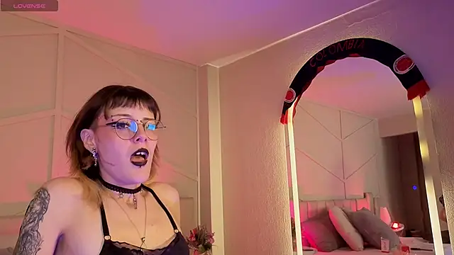 Chat XXX ao vivo de Rossiee_huntt