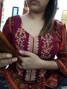 Tanha18 Adlı Modelin Canlı XXX Sohbeti