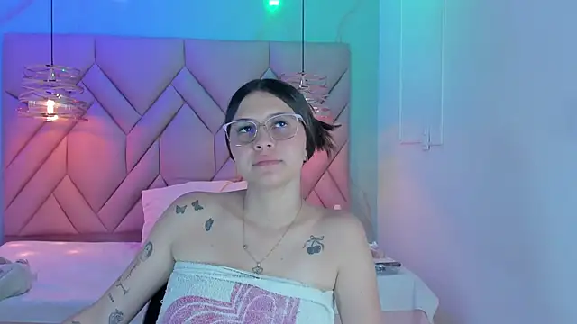 Chatroom XXX en direct de AngelaaCute_