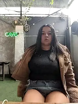 Cristal__04 Adlı Modelin Canlı XXX Sohbeti