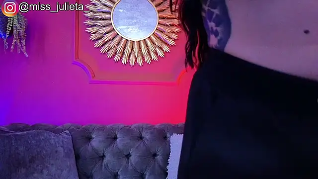 Julieta_Russell XXX чат на живо