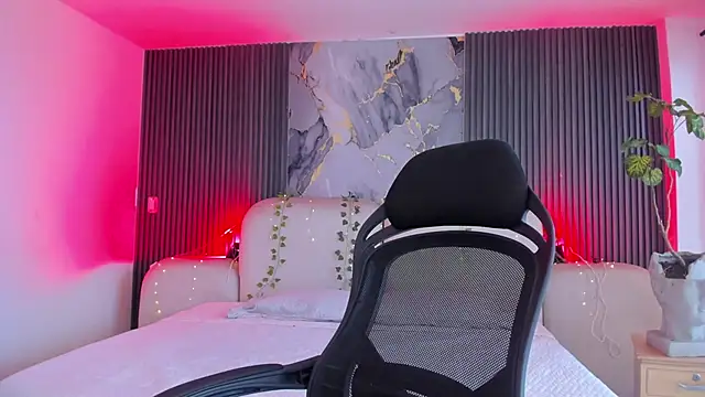 CarolineFyre Adlı Modelin Canlı XXX Sohbeti