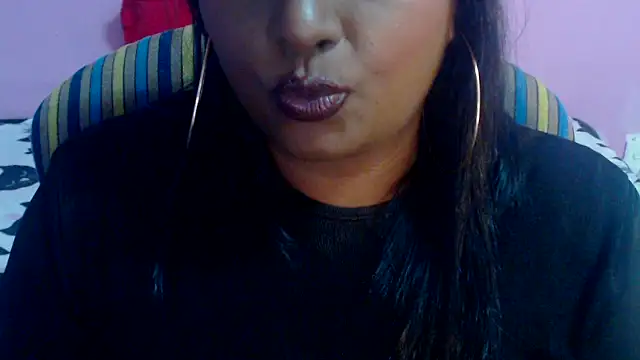 INDIANSIN2 Adlı Modelin Canlı XXX Sohbeti