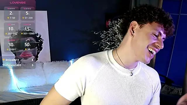 TylerGibson élő XXX-chatje
