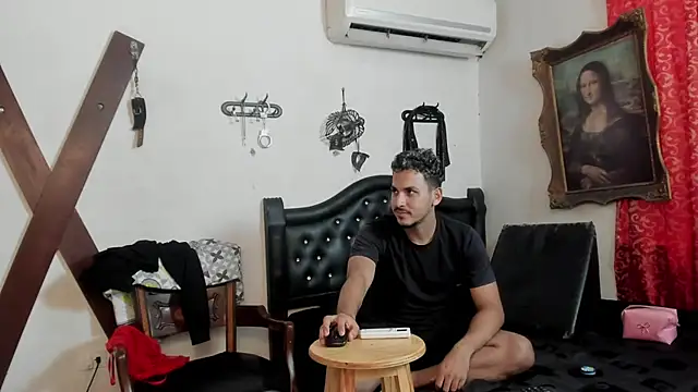 MartinaXBob Adlı Modelin Canlı XXX Sohbeti