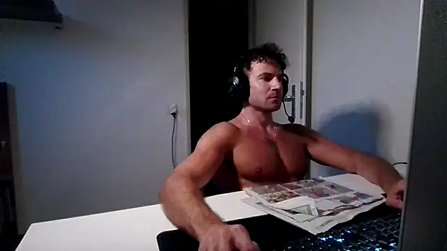 alpha-hunk Chat XXX live