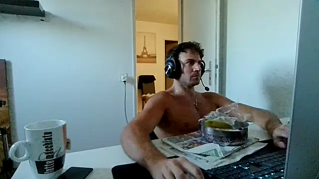 alpha-hunk Chat XXX live