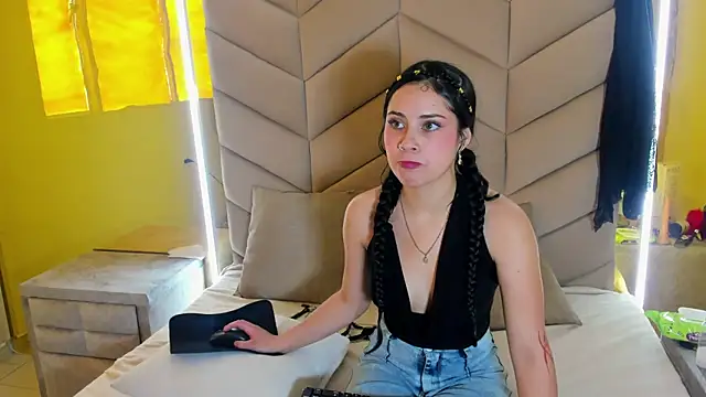 ElaVictoria Adlı Modelin Canlı XXX Sohbeti