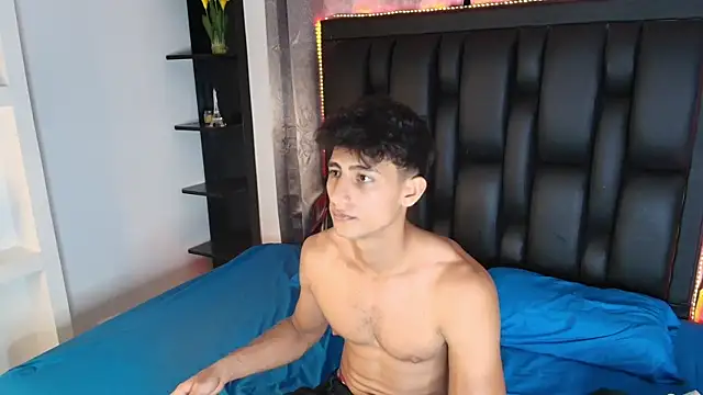 MaxiimoRomano_ Adlı Modelin Canlı XXX Sohbeti