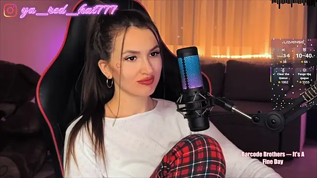 -RED_HAT-'s Live XXX Chat