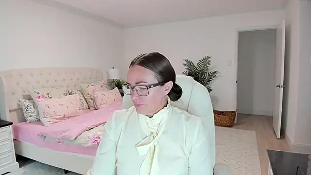 Vika73's Live XXX Chat