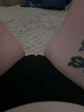 LunaBlom12's Live XXX Chat