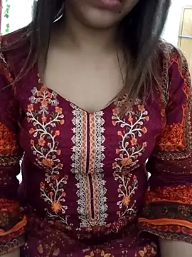 Tanha18 Adlı Modelin Canlı XXX Sohbeti