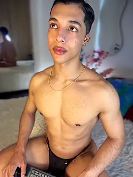 Troye_Williams XXX чат на живо