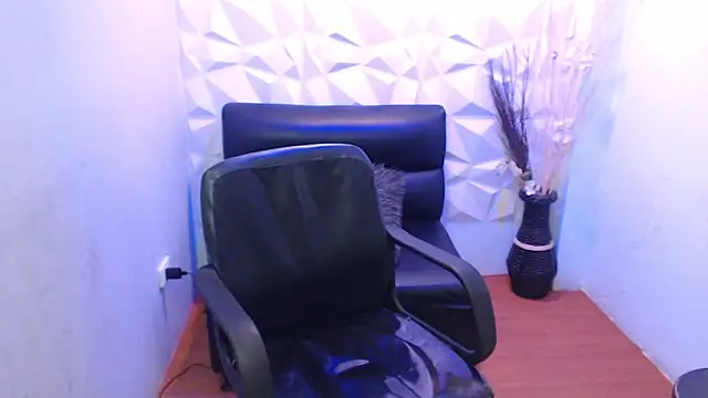Elliot_23 Chat XXX live
