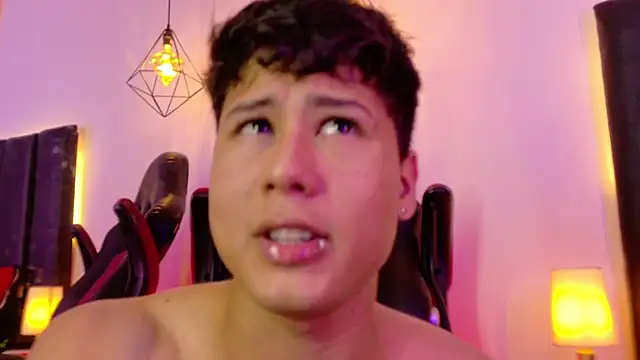 Czat XXX na żywo – Rayden_Boy
