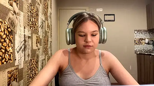 HellyRay Adlı Modelin Canlı XXX Sohbeti