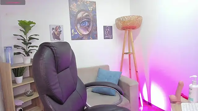 XXX chat uživo modela NaomiSaenz_