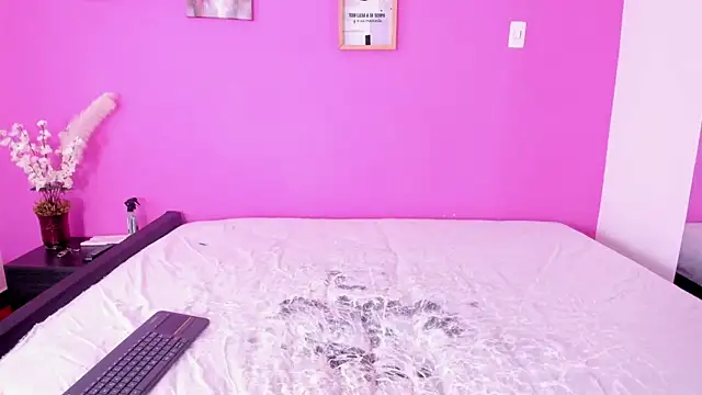 liapinketn Live XXX chat