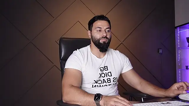 mattmasterss: онлайн-секс-чат