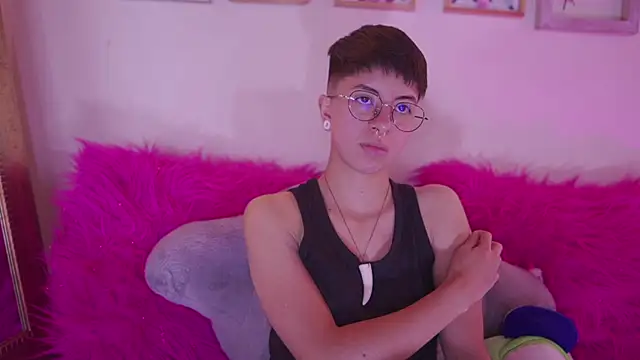 tommy_blue's Live XXX Chat