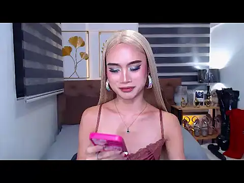 JuicyCockThea Adlı Modelin Canlı XXX Sohbeti