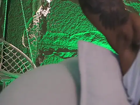Chat +18 de LoganVarela ao vivo