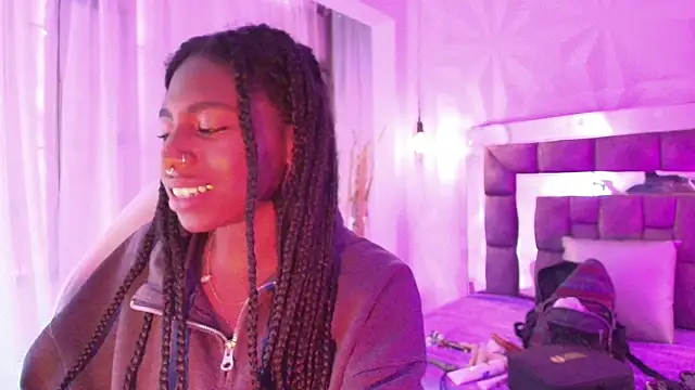 Queen_perla_'s Live XXX Chat