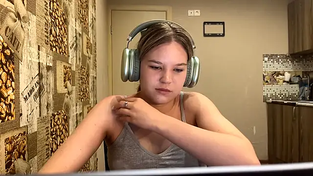HellyRay Adlı Modelin Canlı XXX Sohbeti