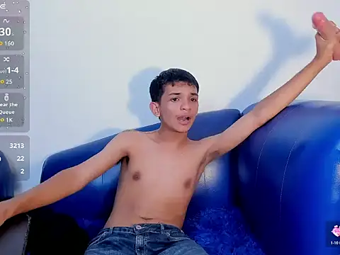 Czat XXX na żywo – littlecum18