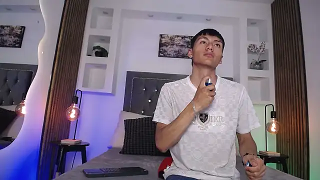 AdrianStark_'s Live XXX Chat