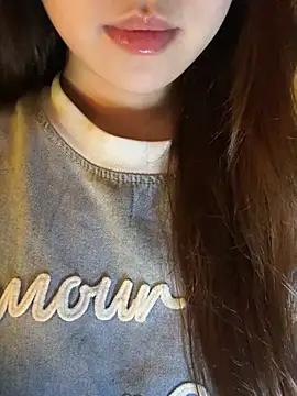 Uyennii02 Live XXX-chat