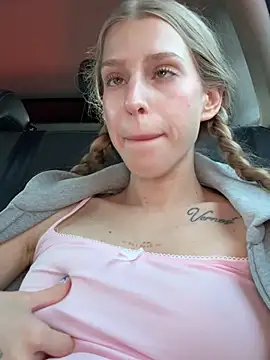Chat XXX en directo de kira_mia
