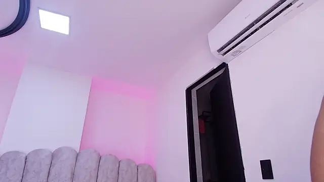 Chat +18 de Karla_hilton1 ao vivo