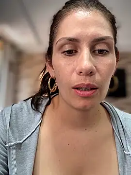 Alysson--n Live XXX chat
