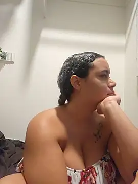 cinnaminnie Chat XXX in diretta
