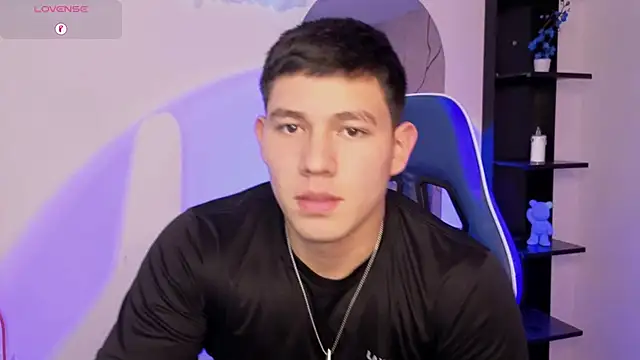 JamesCr_ live XXX chat