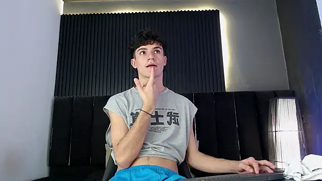 Chat XXX ao vivo de Logan_Steel