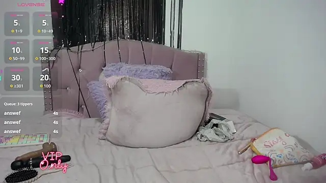 XXX chat uživo modela barbie_pym