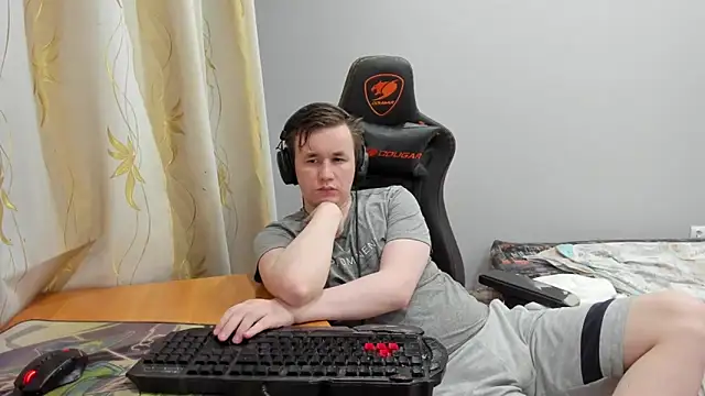 iliaskrislove Chat XXX live