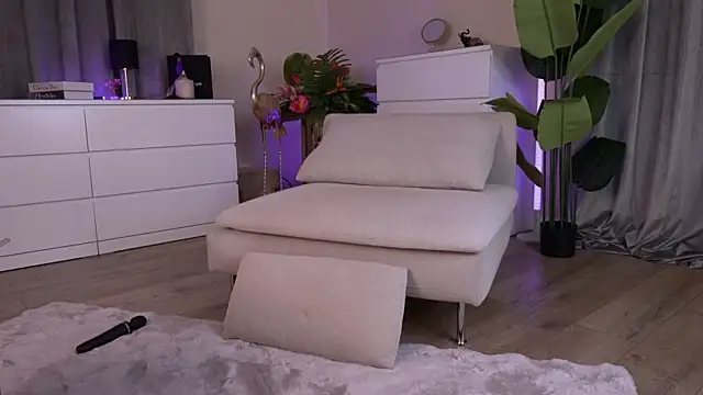 Živý XXX chat Tinydoll_XO
